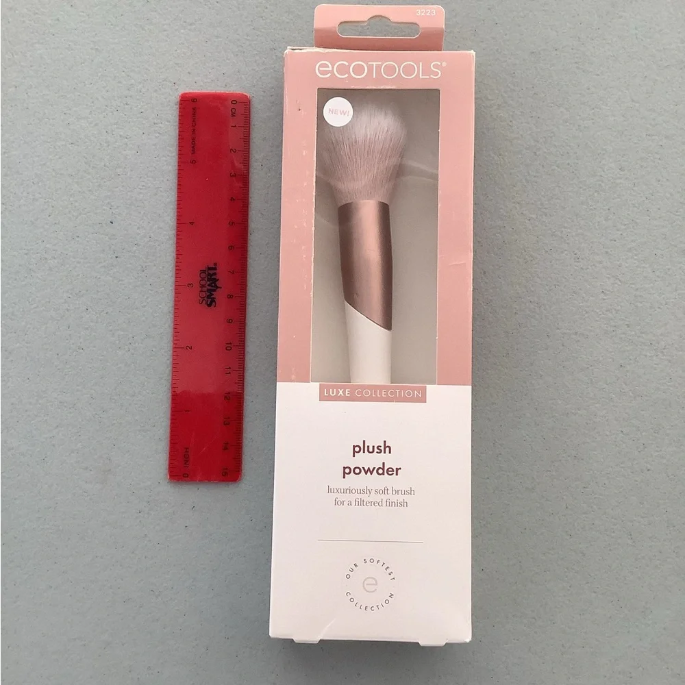 NIB Ecotools Plush Powder Makeup Soft Styling Brush